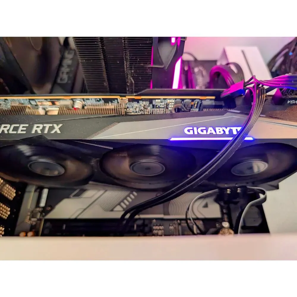 Nvidia GIGABYTE Gaming OC RTX 3070 8GB Graphics Card Video